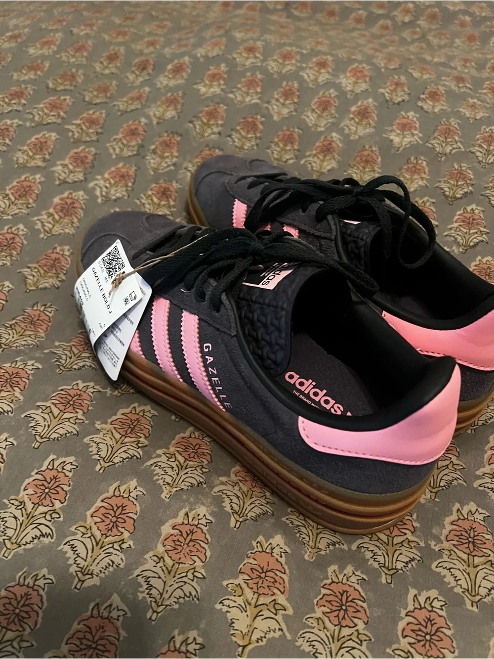 Big kids Adidas Gazelle platform Gray Suede Sneakers with Pink Stripes